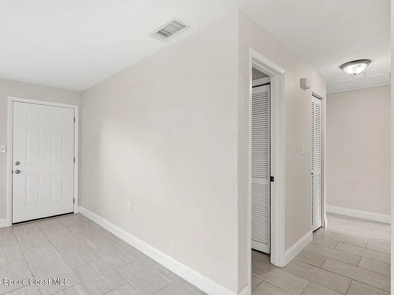 3077 Sea Gate Cir — Photo 9