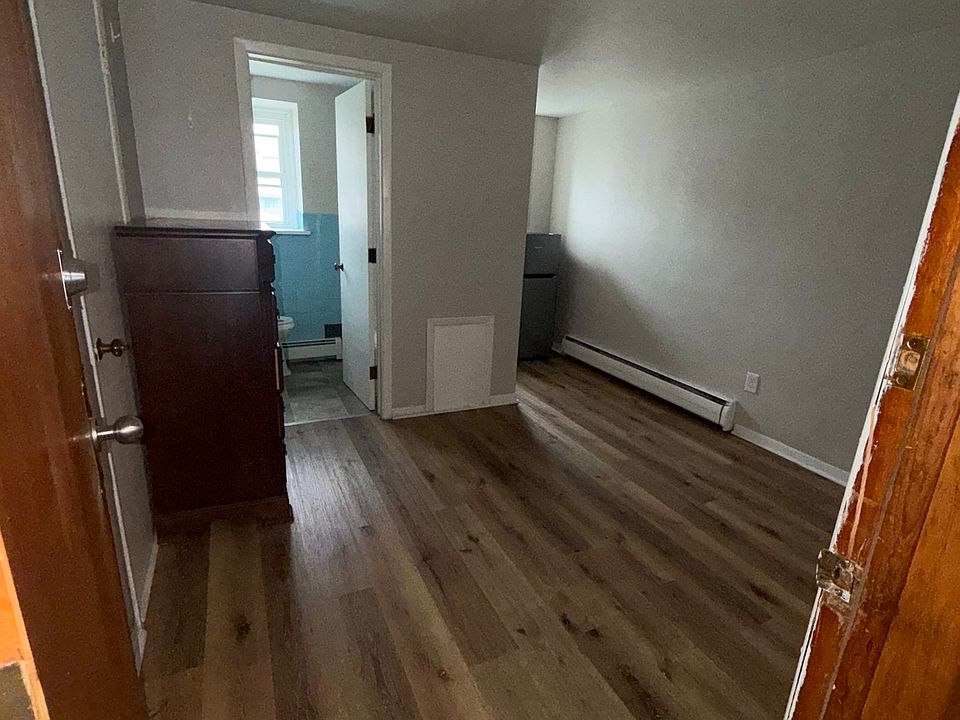 1st image of 2525 Peach St #E3