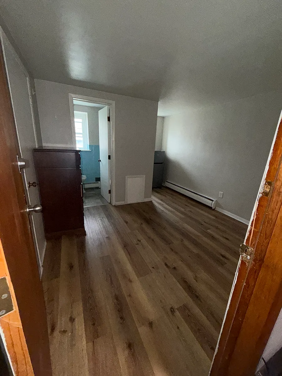 Building Photo - 2525 Peach St #E3