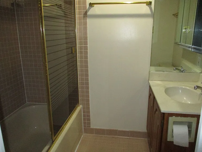 1301 N Courthouse Rd #1202 — Photo 13