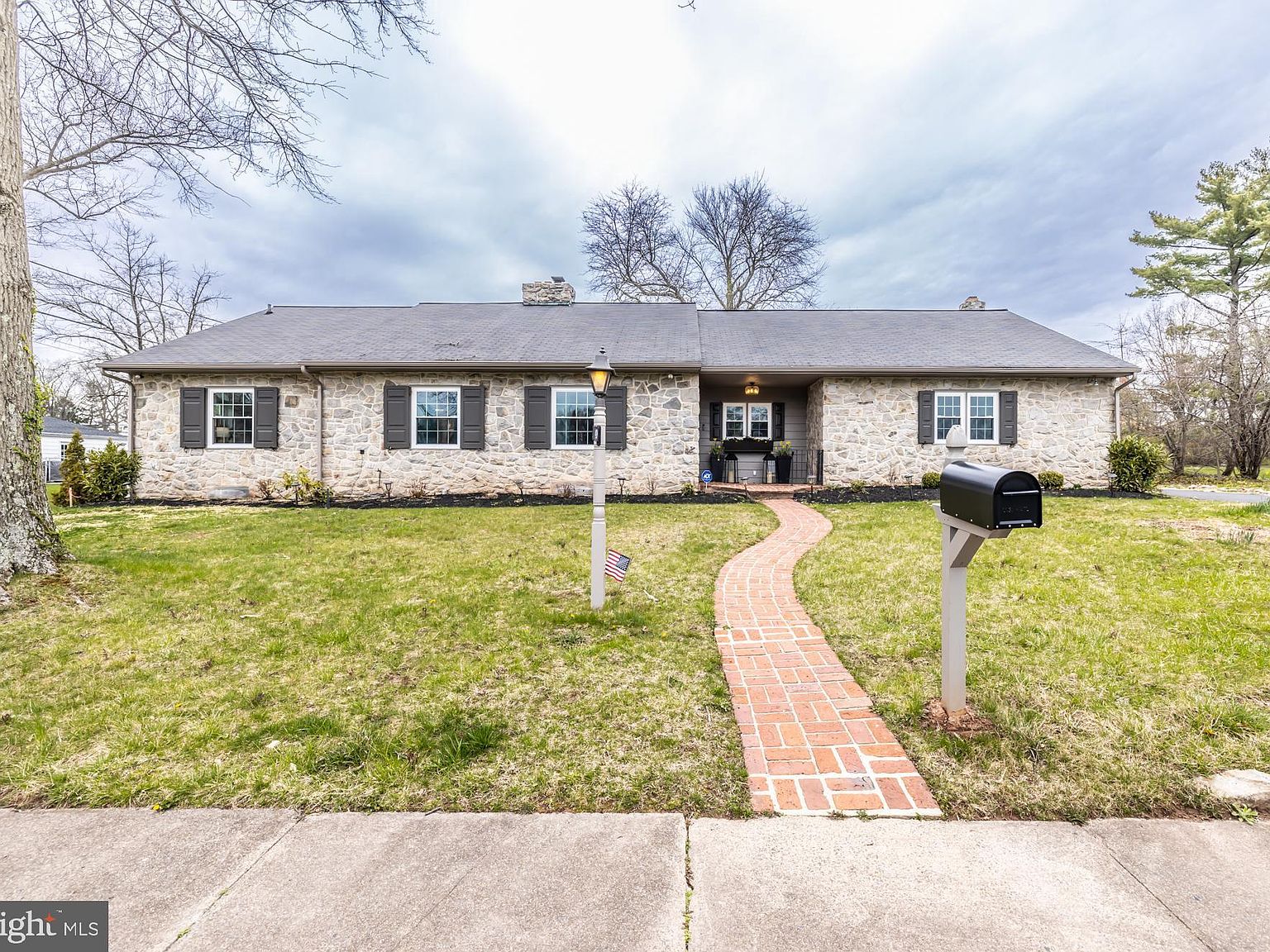 419 N Mount Vernon St, Pottstown, PA 19464 Zillow