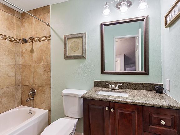 3rd image of 3313 Meadow Oaks Dr