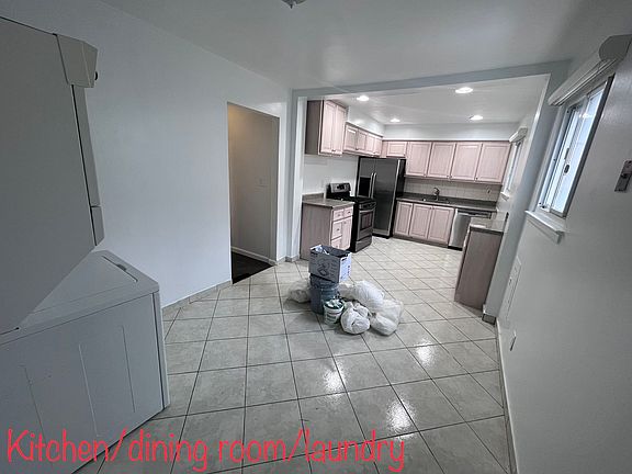 4th image of 28 Juni Ct Floor 2