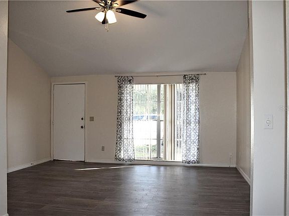 5th image of 10120 Briarwick Ct