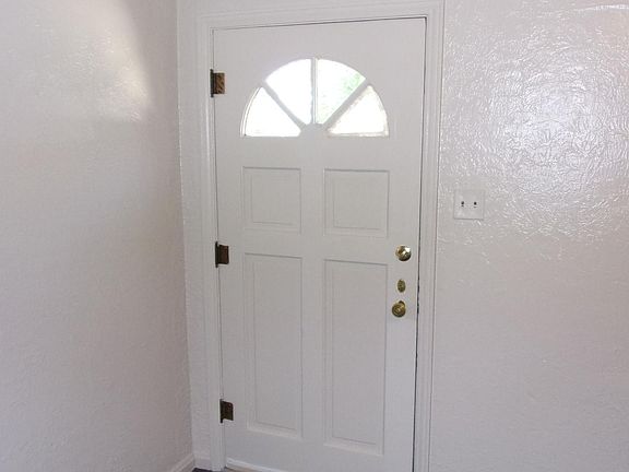 2nd image of 1244 Elm Ave