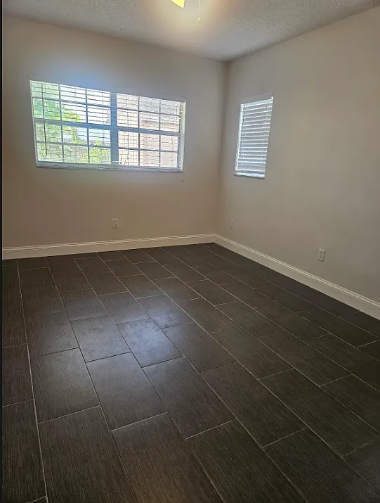 2 bed, 1000 sqft, $1,800 — Photo 4