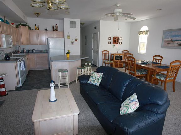 5th image of 1125B Asbury Ave