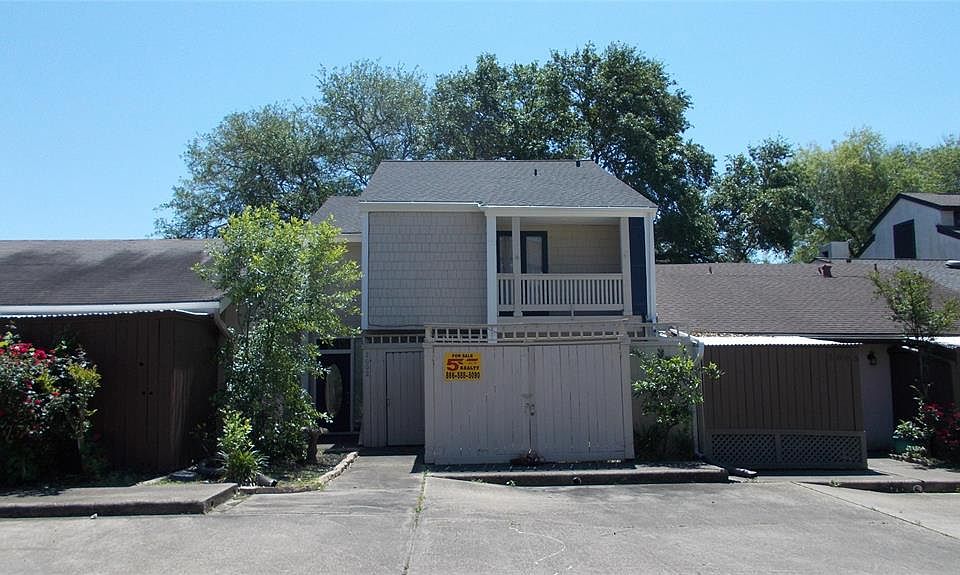 1st image of 2002 Lakewood Ct