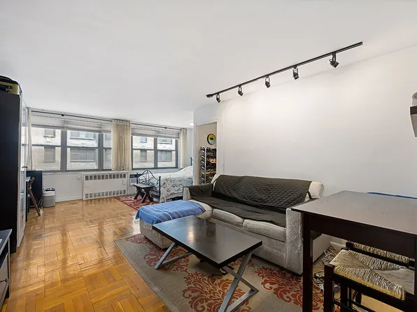 209 East 56th Street image 1 of 8