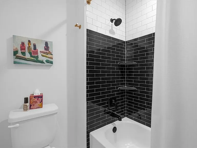 1812 N Westmoreland Dr — Photo 13