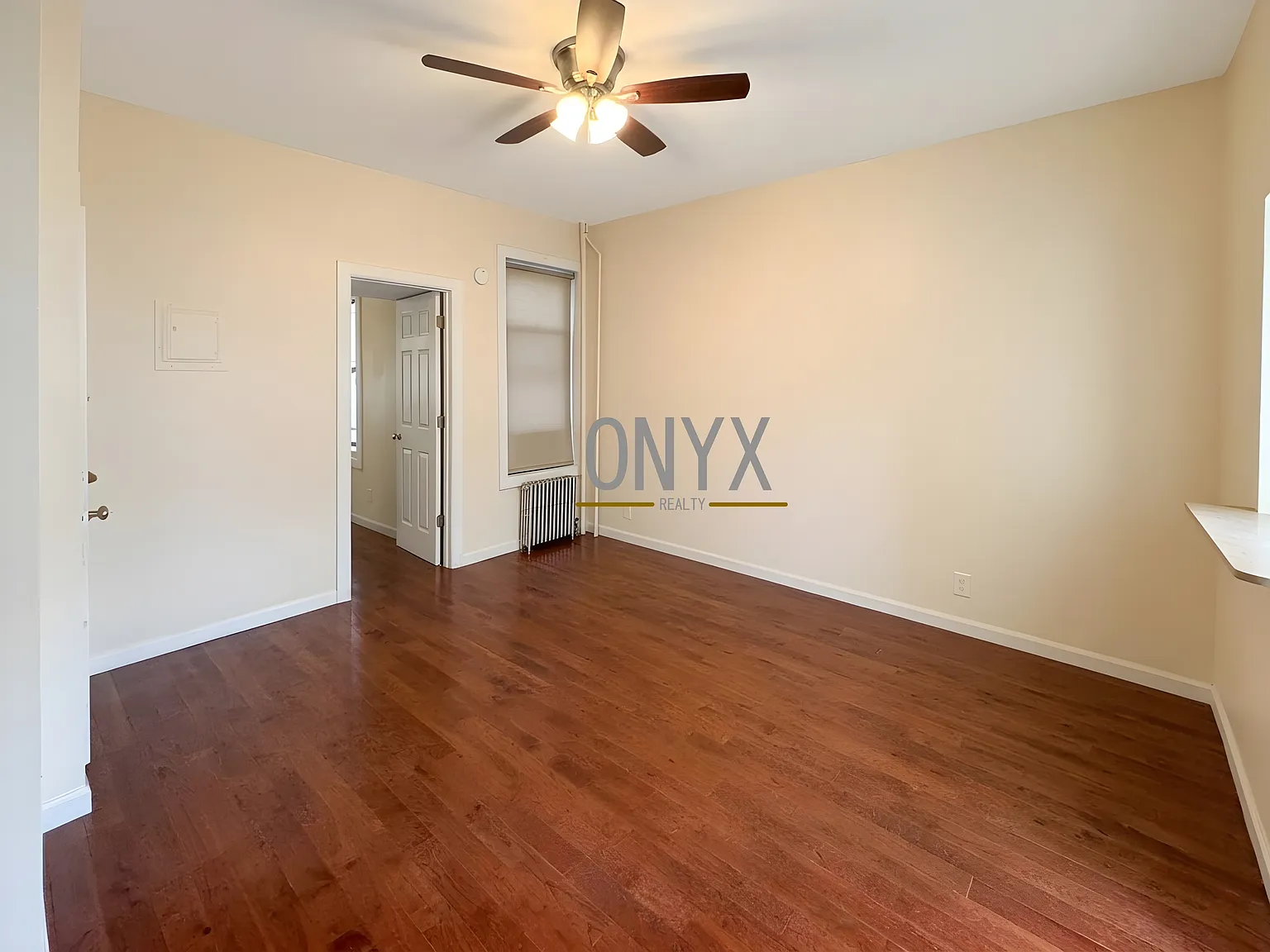 1679 Gates Avenue — Photo 4
