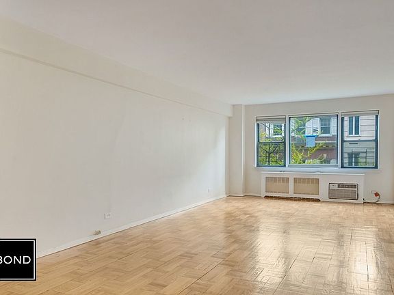 3rd image of 20 Beekman Pl #B6