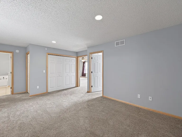 12210 Urbank St NE #B — Photo 22