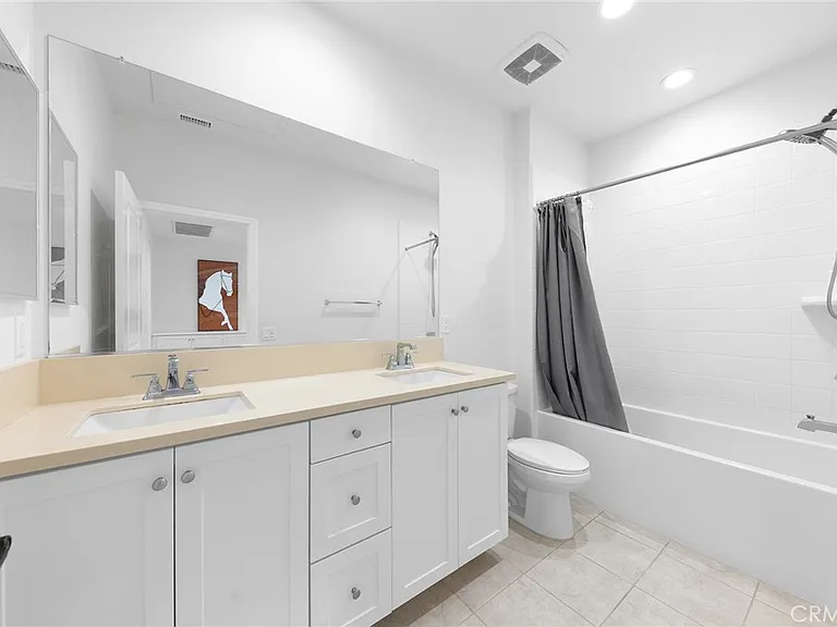 117 Henson — Photo 35