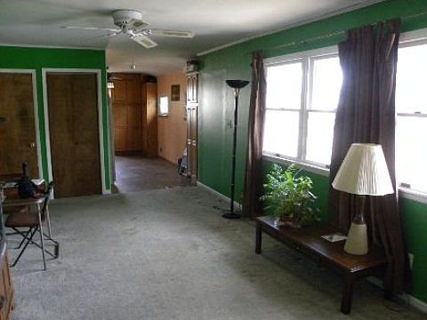3rd image of 8 Fawn Ln W