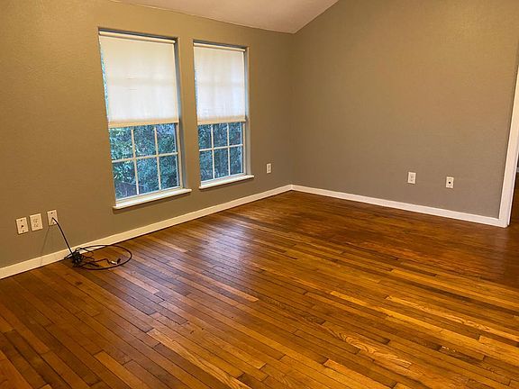 3rd image of 710 W Rosewood Ave #4