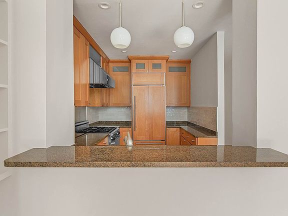 5th image of 8 W 65th St APT 4B