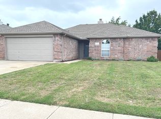 5212 Paulie Dr, Denton, TX 76208