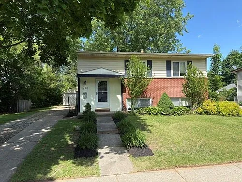 978 Panorama Dr Photo 1