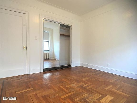5th image of 3031 34th St APT 17