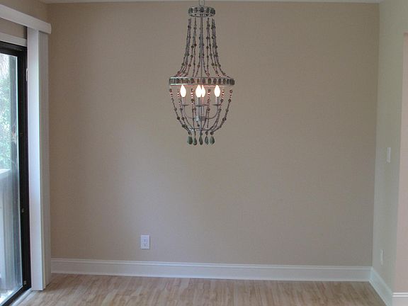 5th image of 125 Shipyard Dr APT 207