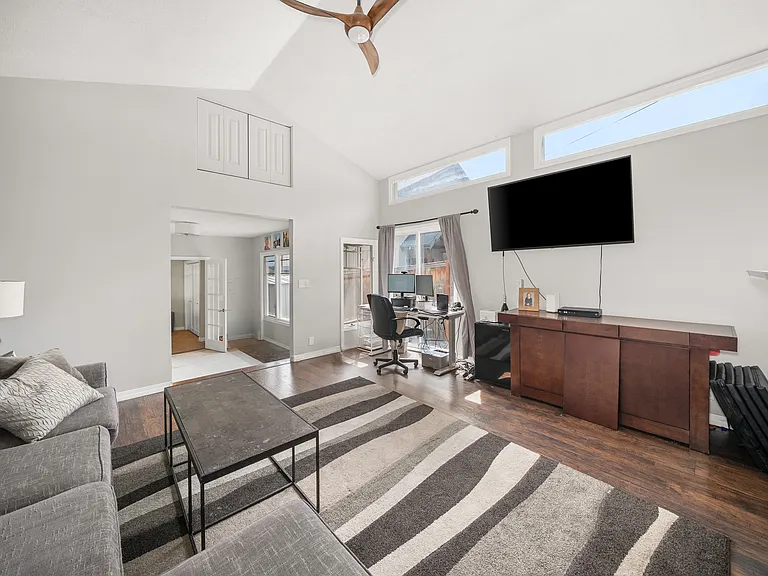 1207 S Liberty Dr — Photo 28