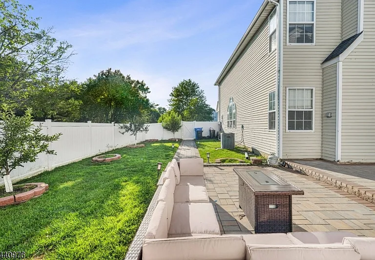 41 Tall Oaks Ct — Photo 33