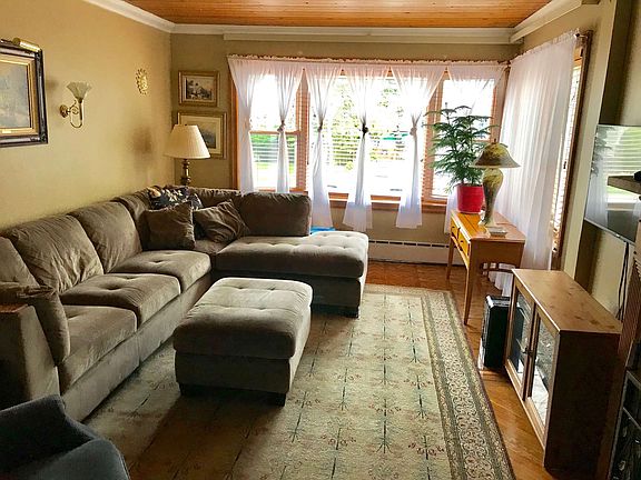 4th image of 154 Potter Ave