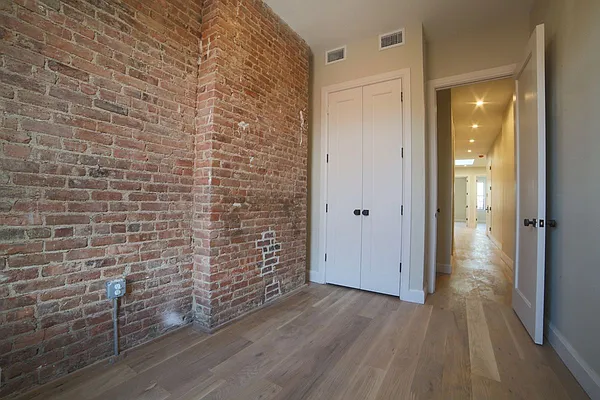 Rented by Nooklyn NYC LLC | media 90