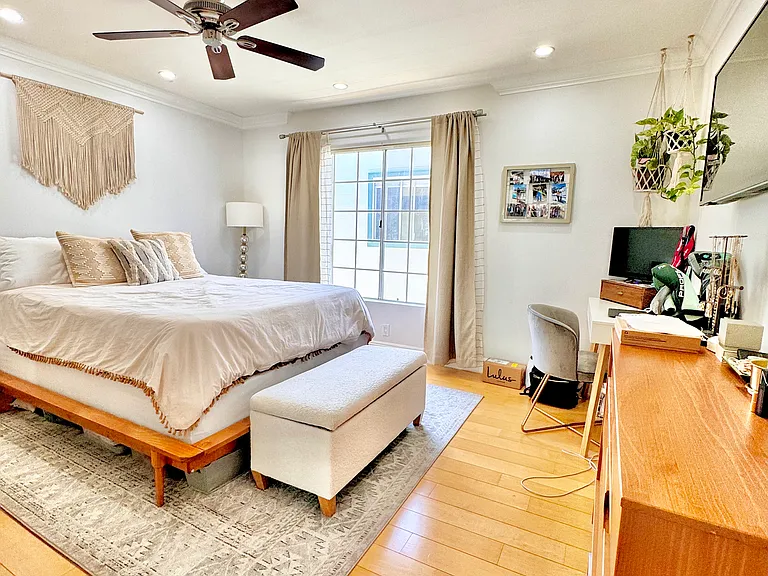 11730 Mayfield Ave #202B — Photo 18