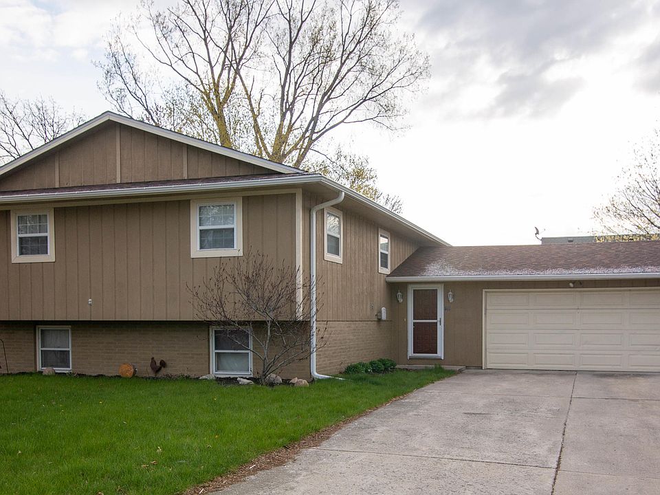 1st image of 411 Lynne Dr