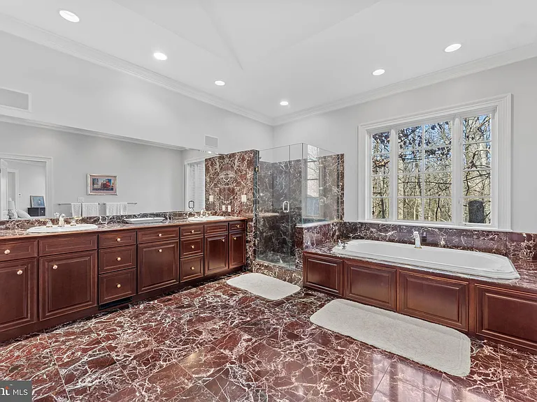 8541 Old Dominion Dr — Photo 21