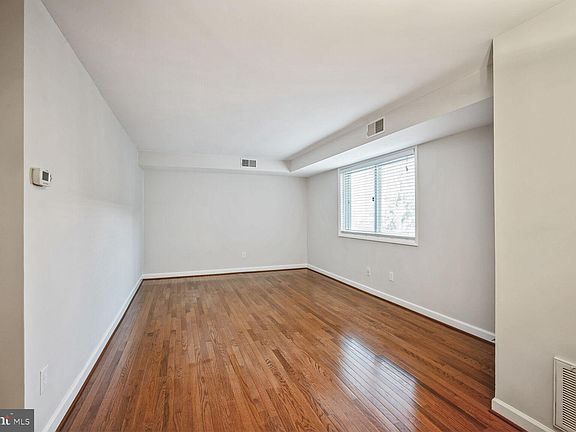4th image of 1221 N Quinn St APT 11