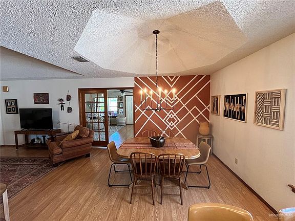 4th image of 234 Diana Dr