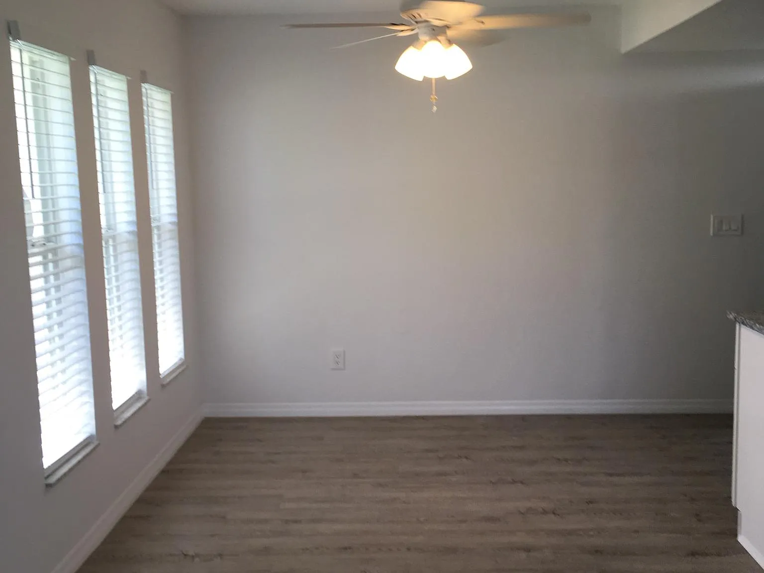 2 bed, 1000 sqft, $1,800 — Photo 1