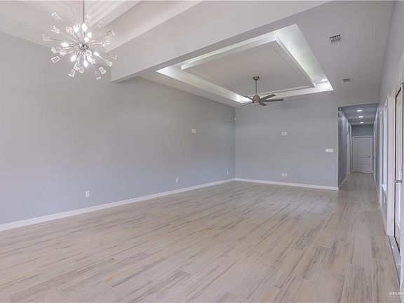 4th image of 4112 Wisteria Ave