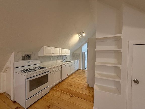 2nd image of 538 Westford St APT 3
