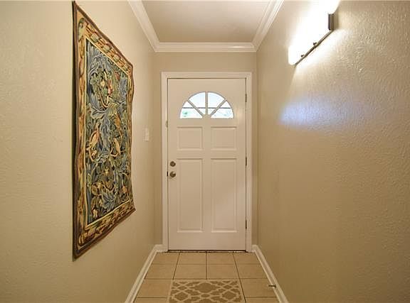 3rd image of 625 Wandering Way Dr