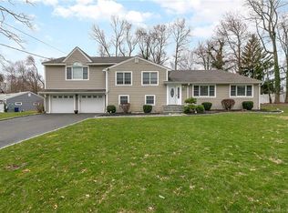 4 Suburban Dr, Norwalk, CT 06851
