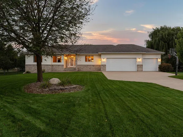 1110 27th St SW, Austin, MN 55912