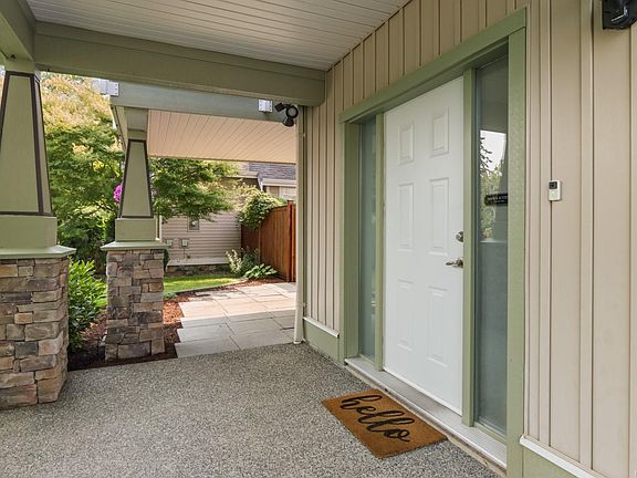 3rd image of 595 Sarum Rise Way