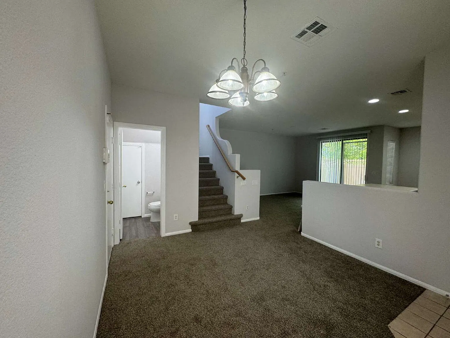 3 bed, 2.5 bath, 1577 sqft, $1,800 — Photo 4