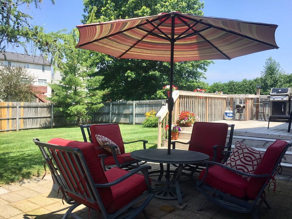 Back yard patio/deck 