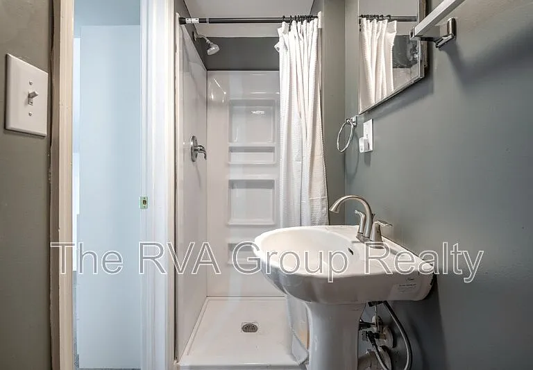 712 Hill Top Dr — Photo 35
