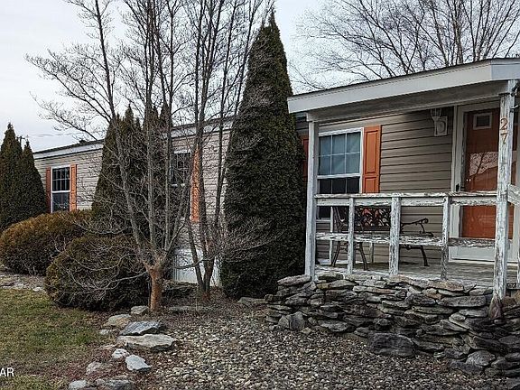 3rd image of 3093 Woodward Ave #27