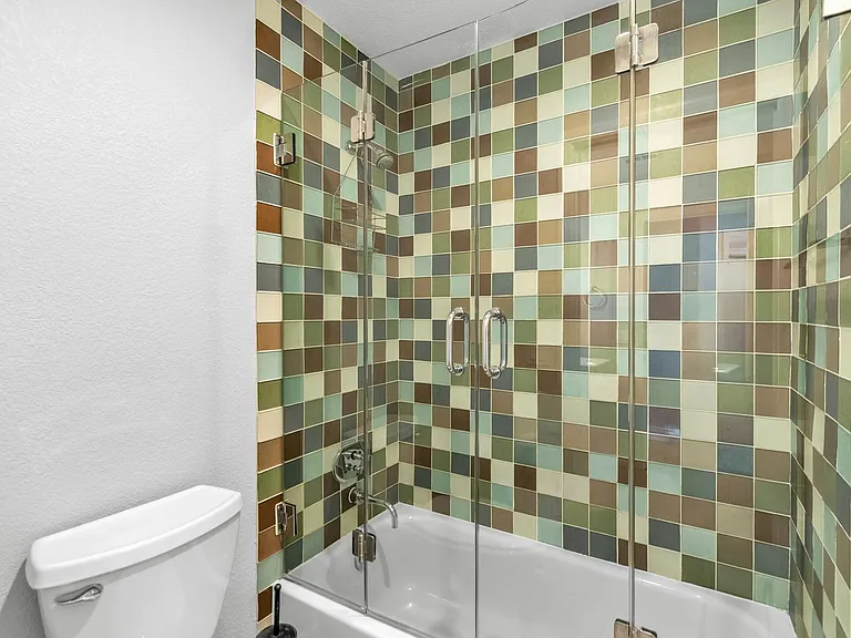 296 Doe Run Cir — Photo 184