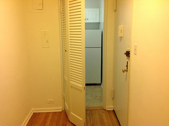 4th image of 550 Ocean Pkwy