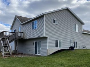 2903 Fox Hill Dr, Jenison, MI 49428