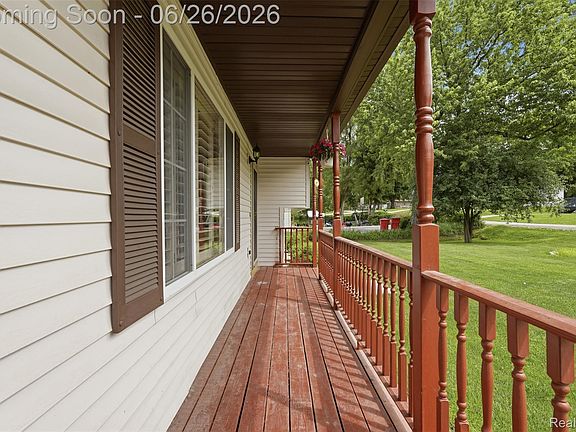 3rd image of 88 Luella Ave