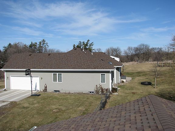 5th image of 8519 103rd Ave